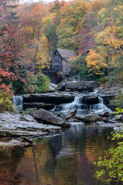 glade creek grist mill - autumn watermill glade creek waterfall photos et images de collection