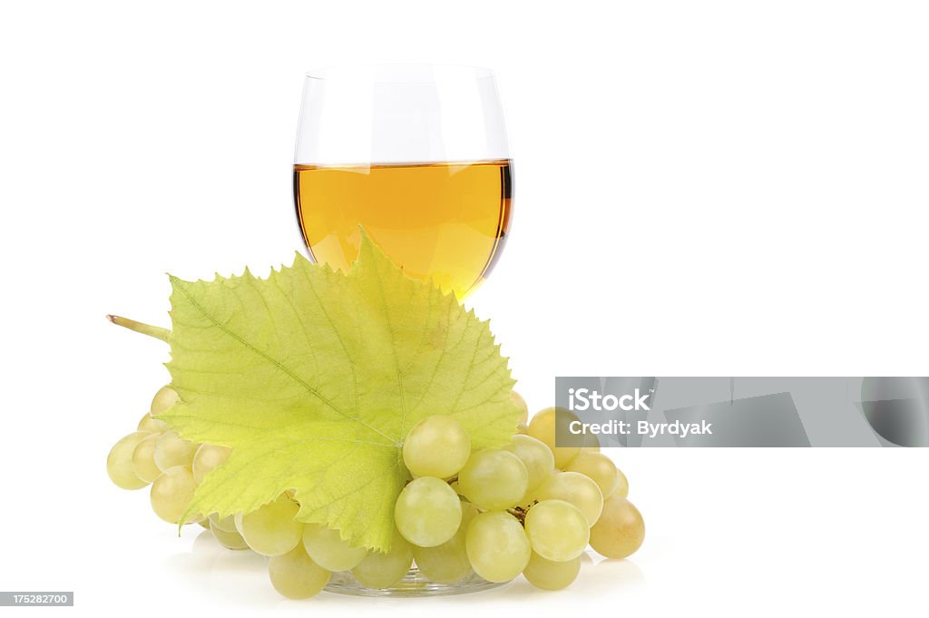 Filial uvas e copo de vinho - Foto de stock de Bebida alcoólica royalty-free