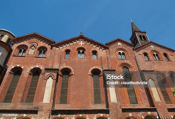 Igreja De Sant Eustorgio Milan - Fotografias de stock e mais imagens de Abadia - Abadia, Arquitetura, Basílica