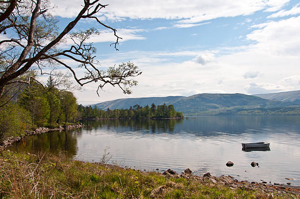 100+ Fotos, Bilder und lizenzfreie Bilder zu See Loch Arkaig Fotos iStock