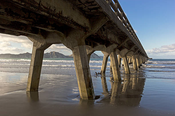 istock Long pier in Tolaga Bay 175287600