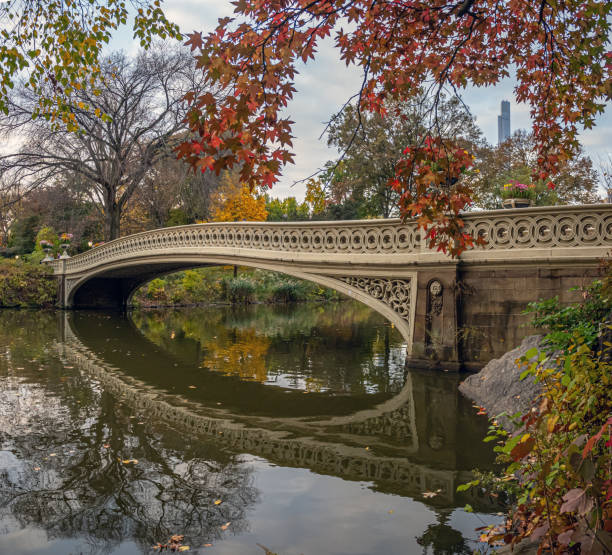 istock Bow bridge in late autumn in morning 1752921003