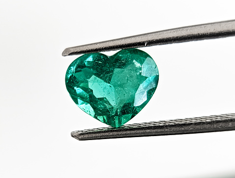 esmeraldas gigantes cristales emerald gemstone gemas piedras preciosas diamantes verdes granate zafiro rubí, emeralds and gemstone jade