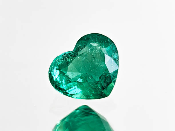 istock emerald crystals natural gemstone for jewelry , stone hight quality 1752944841