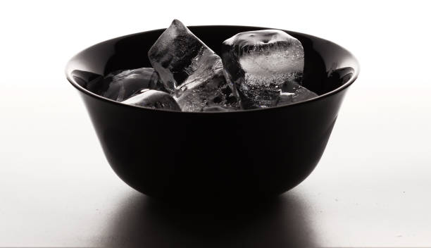 istock Black bowl filled to the brim with ice 1752964103