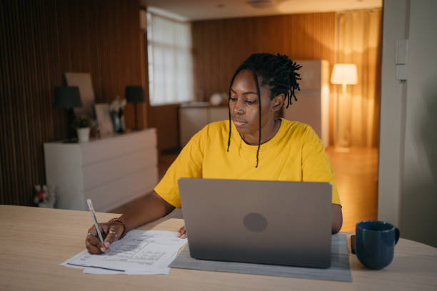istock Financial planning at home 1753175087