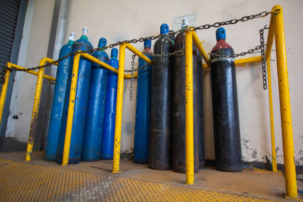 istock Oxygen tank set hurts well. 1753193778