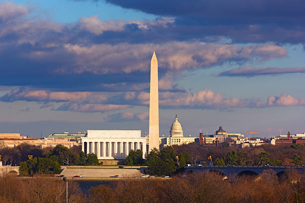 링컨 군인기념, 워싱턴 기념지 및 미국 카피톨 - washington dc arlington national cemetery arlington virginia architecture 뉴스 사진 이미지