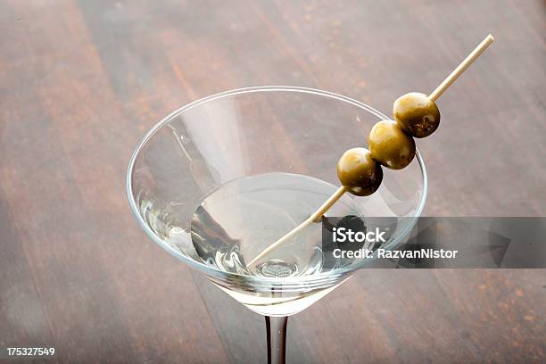 Martini Stockfoto und mehr Bilder von Alkoholisches Getränk - Alkoholisches Getränk, Bildschärfe, Cocktail