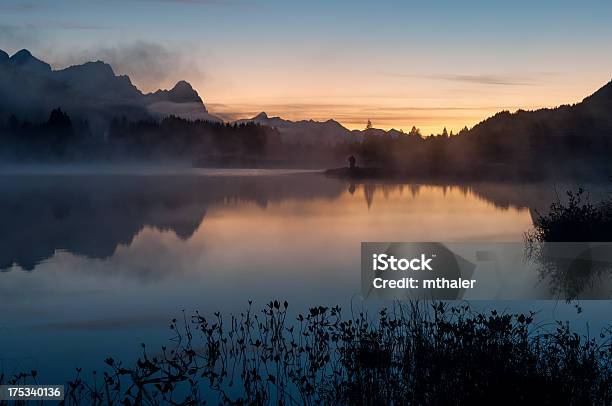 Foto de Fisherman No Lago Geroldsee e mais fotos de stock de Alemanha - Alemanha, Alpes Bávaros, Alta Baviera