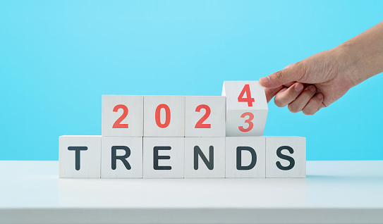 Hand change number 2023 to 2024 and word trends on the table