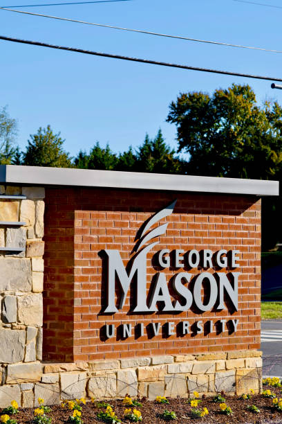 george mason university sign, fairfax, virginia (usa) - george mason imagens e fotografias de stock