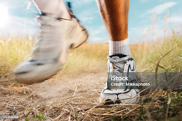 땀복 자연 클로즈업 샷 Of Foot 건강한 생활방식에 대한 스톡 사진 및 기타 이미지 - 건강한 생활방식, 결심, 경쟁