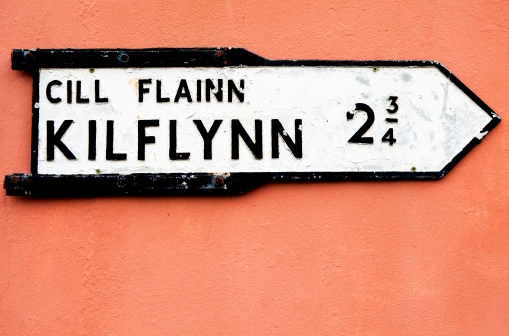 Bilingual Irish road sign, including both Irish and English languages