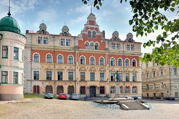town hall square. monument torgils knutsson - viborg stock-fotos und bilder