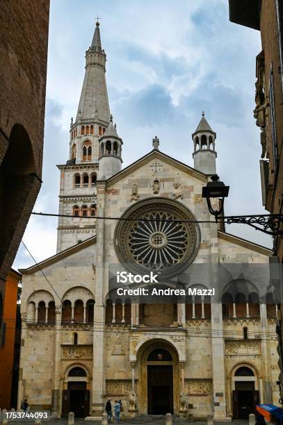 Duomo Di Modena E Ghirlandina Stock Photo - Download Image Now - Basilica, Color Image, Italy