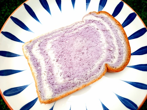 Two-toned Bread on plate.