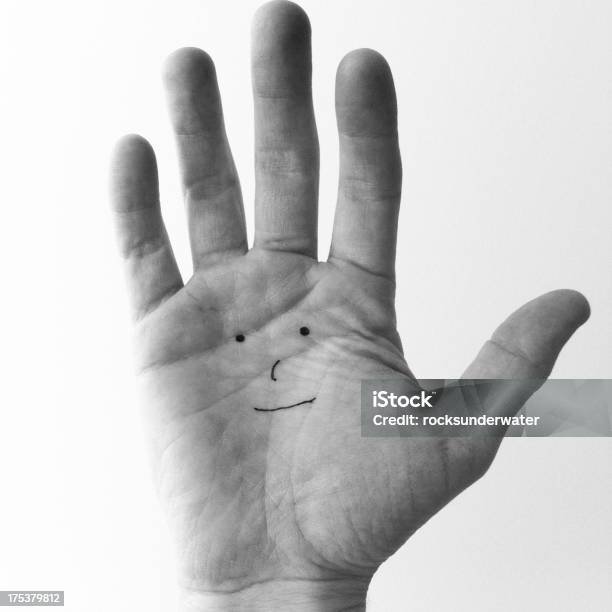 Lächeln Hand Stockfoto und mehr Bilder von Abstrakt - Abstrakt, Daumen, Dem menschlichen Gesicht ähnliches Smiley-Symbol