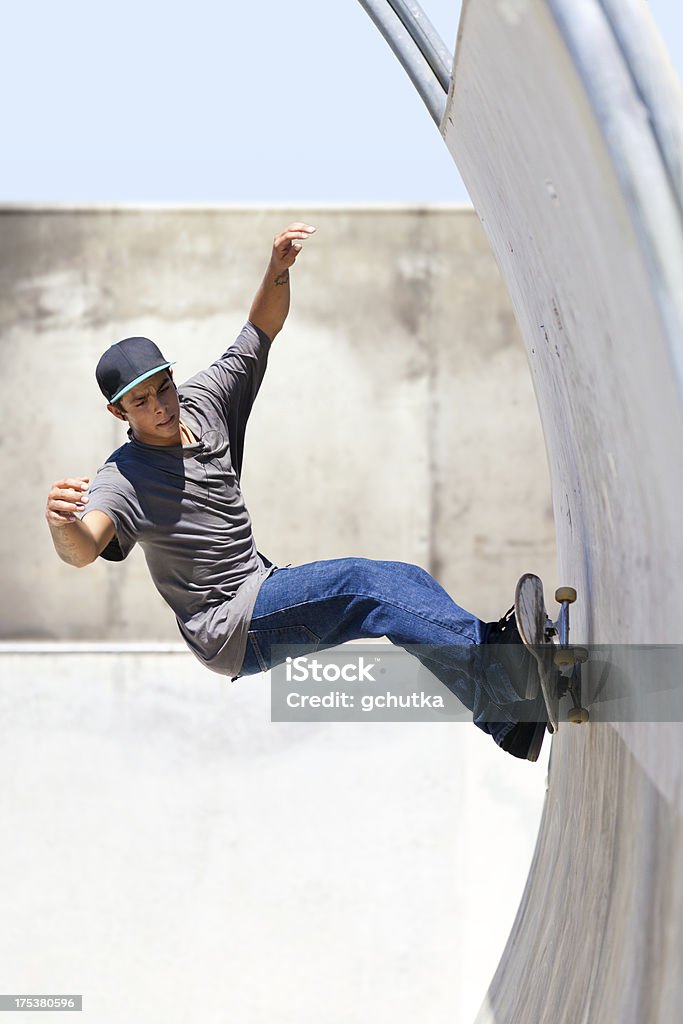 Stupenda skater - Foto stock royalty-free di Abbigliamento casual