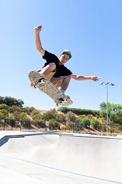飛行機にスケートボード - skateboard park extreme sports recreational pursuit skateboarding ストックフォトと画像