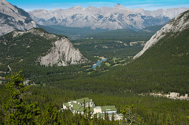 istock Banff Golf Course and Rim Rock Hotel 175381113