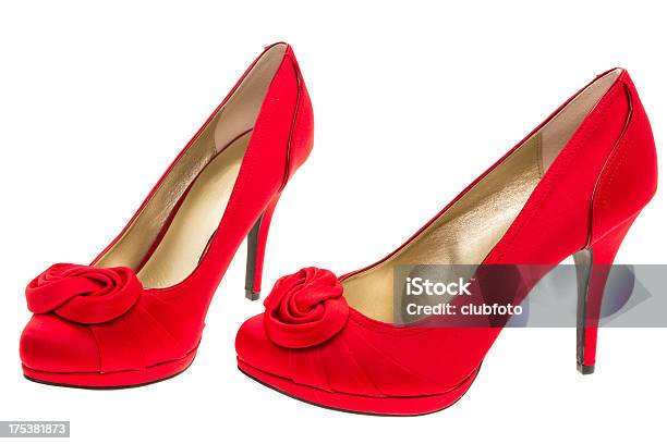 Foto de Mulheres Sapatos De Salto Alto Vermelho De Calcanhar e mais fotos de stock de Dois Objetos