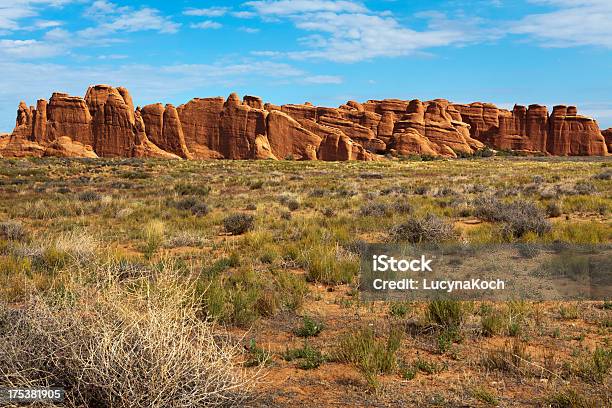 Red Rocks Formation Stockfoto und mehr Bilder von Arches-Nationalpark - Arches-Nationalpark, Ausgedörrt, Canyon