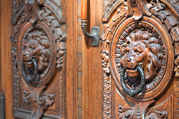 istock Lions as door knockers 175382115