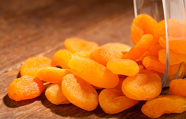 getrocknete aprikosen. - dried apricot stock-fotos und bilder