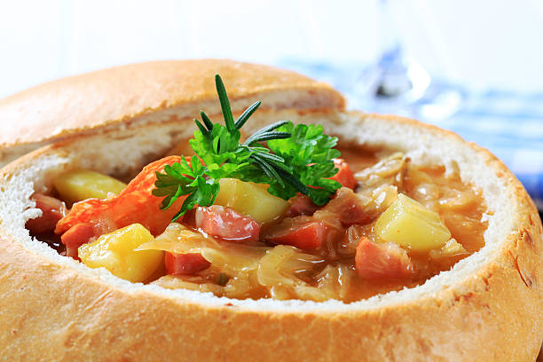 istock Goulash in a bread bowl 175385504