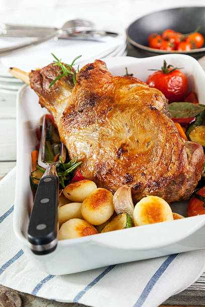 gegrilltes lamm bein - alle für einen stock-fotos und bilder