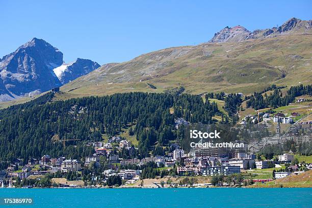 Stmoritz Num Dia Soalheiro Suíça - Fotografias de stock e mais imagens de Ajardinado - Ajardinado, Aldeia, Alpes Europeus