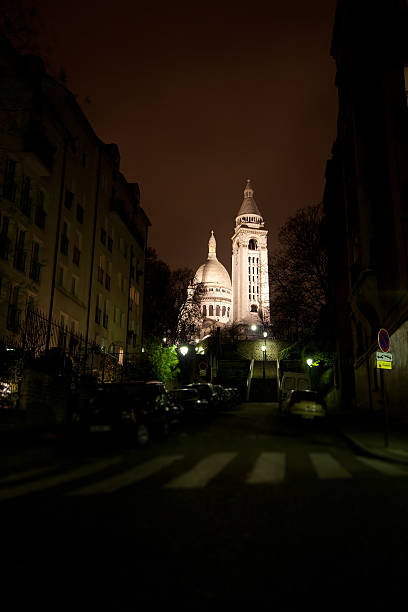 istock MontMartre by nyght (Paris) 175386116