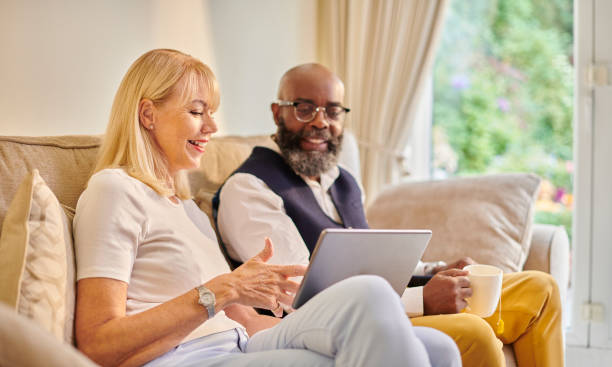 istock online savings for senior couple 1753875574