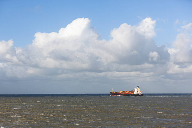 sair do navio - containerisation - fotografias e filmes do acervo