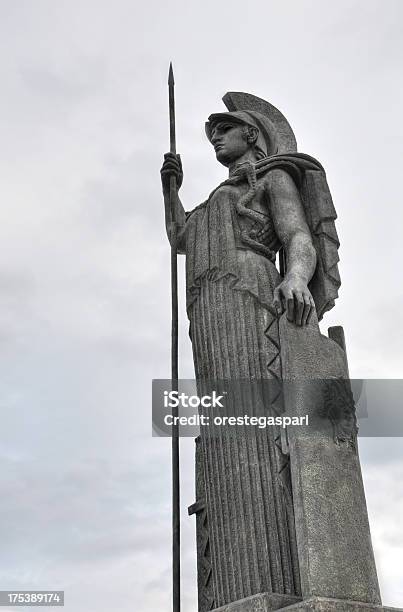 Atena Dea Della Sapienza E Della Guerra Della Conoscenza - Fotografie stock e altre immagini di Atena Nike - Dea greca