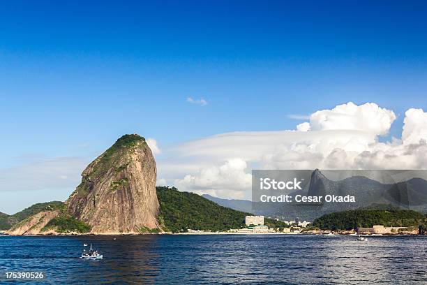 Sugarloaf Kołyszą Formę I Corcovado - zdjęcia stockowe i więcej obrazów Góra Głowa Cukru - Góra Głowa Cukru, Głowa cukru, Bez ludzi