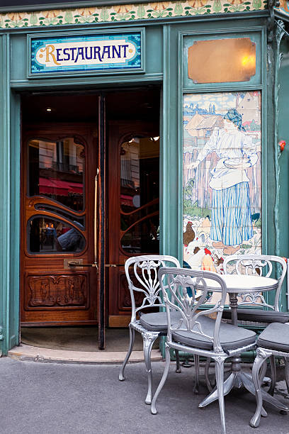 piękna restauracja w stylu art nouveau, paryż, francja - france restaurant cafe french culture zdjęcia i obrazy z banku zdjęć