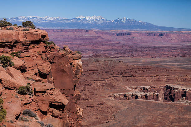 istock Red Rock Clifs and Mountains in Canyonlands. 175391649