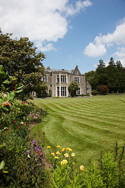 istock British country mansion lawn view 175392574
