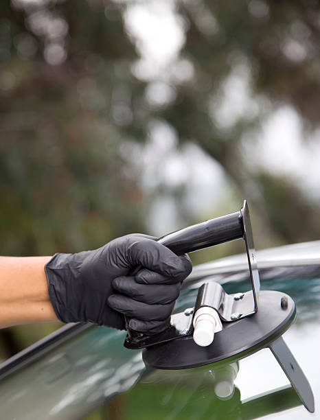 istock Auto Glass Repair & Replacement 175392660