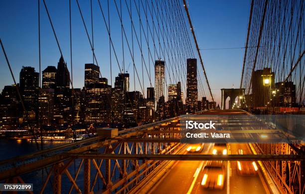 Бруклинский Мост Трафик — стоковые фотографии и другие картинки Автомобиль - Автомобиль, Архитектура, Архитектурный элемент