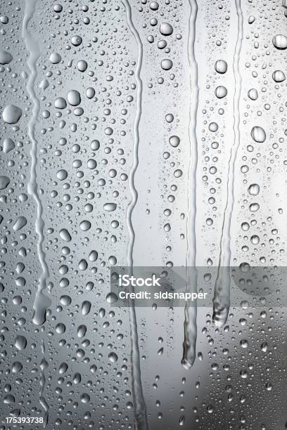 Transmisión De Condensación En Gris Foto de stock y más banco de imágenes de Agua - Agua, Gota - Líquido, Ventana