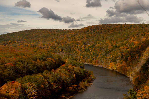 istock Delaware River meanders through the mountains on an autumn afternoon 1753940129