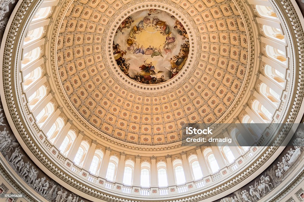 Interior del domo del Capitolio de Estados Unidos - Foto de stock de Washington DC libre de derechos