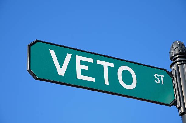 istock Veto street sign 175395697