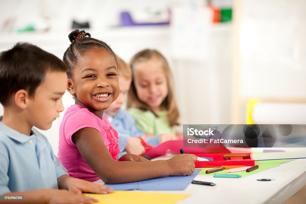 Обучение детей-дошкольни�ков - Стоковые фото 2-3 года роялти-фри