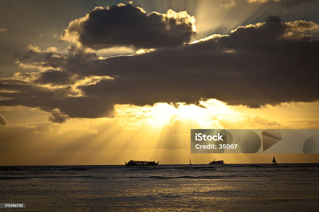 Kreuzfahrtschiffe bei Sonnenuntergang - Lizenzfrei Aussicht genießen Stock-Foto