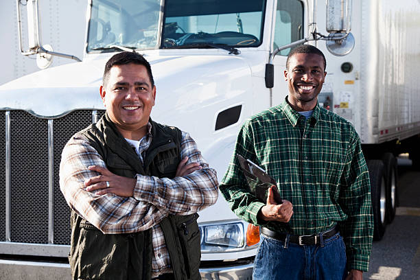 multi-étnica motorista de caminhão - truck driver multi ethnic group industry working class - fotografias e filmes do acervo