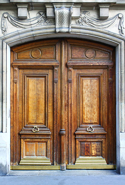 istock Old Wooden Door 175397813
